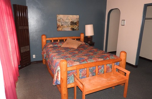Thermopolis Hotel | Rainbow Motel