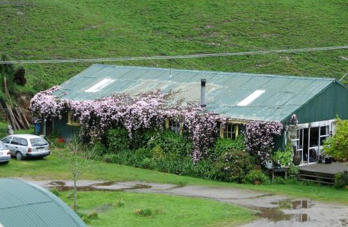 Kaingaroa House | Rainbow Mountain cottage