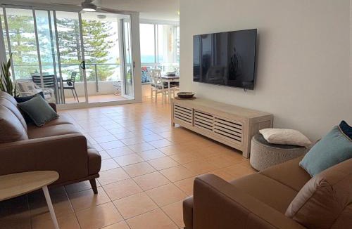 Coolangatta Apartment | Rainbow Pacific Unit 8
