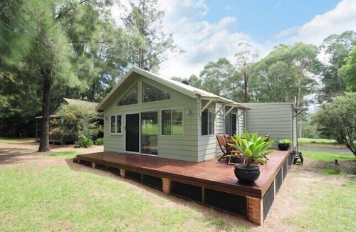 Kangaroo Valley Cabin | Rainbow Reach - beautiful golf course cabin