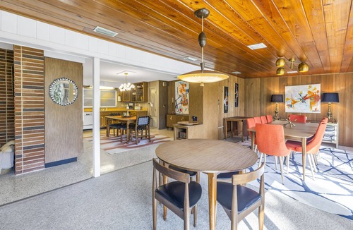 Dunnellon House | Rainbow River mid-century Estate Sleeps 20+ people and guarantees unlimited fun!