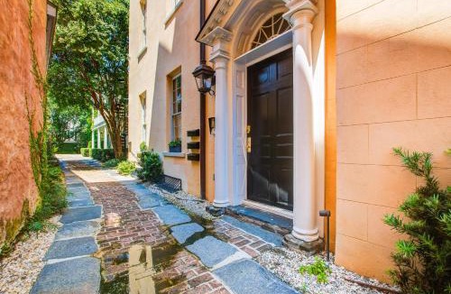 South of Broad House | Rainbow Row Pied-A-Terre