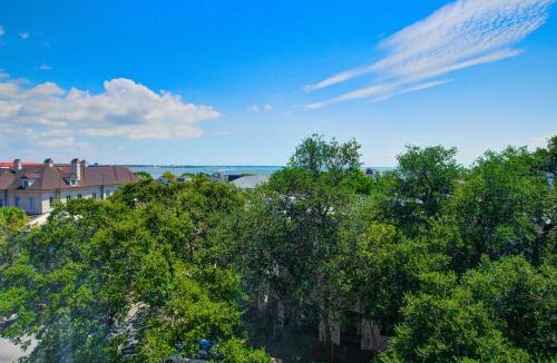 South of Broad House | Rainbow Row Pied-A-Terre