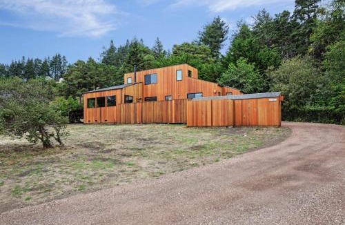Sea Ranch House | Rainbow's End