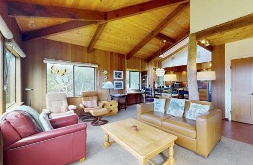 Sea Ranch House | Rainbow's End