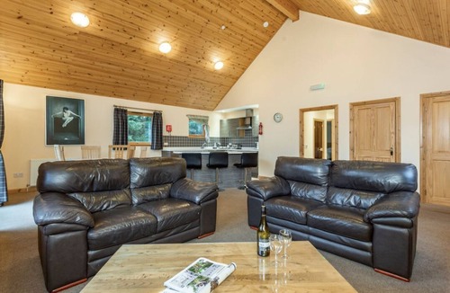 Glenisla Cabin | Rainbow Spa Plus (Pet), Dundee