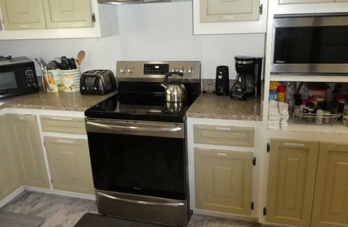 Dunnellon House | Rainbow Springs Retreat - Directly on Main Dive Springs