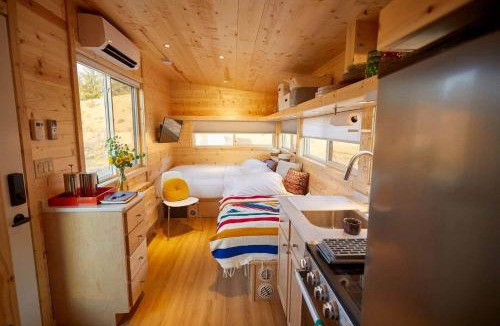 Arroyo Hondo House | Rainbow TinyHome W View & Hot Tub near Hot Springs