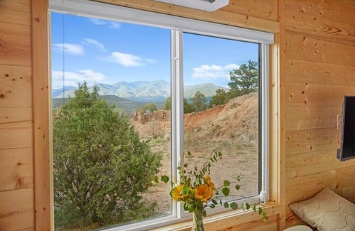 Arroyo Hondo House | Rainbow TinyHome W View & Hot Tub near Hot Springs