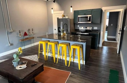 Bellefontaine Apartment | RainbowRow~The Down Under Flat#3