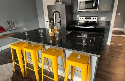 Bellefontaine Apartment | RainbowRow~The Down Under Flat#3