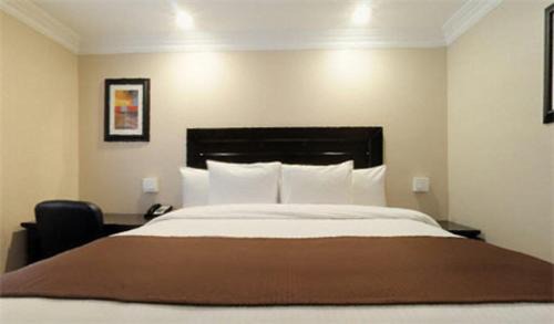 Downtown Riverside Hotel | Raincross Hotel Riverside