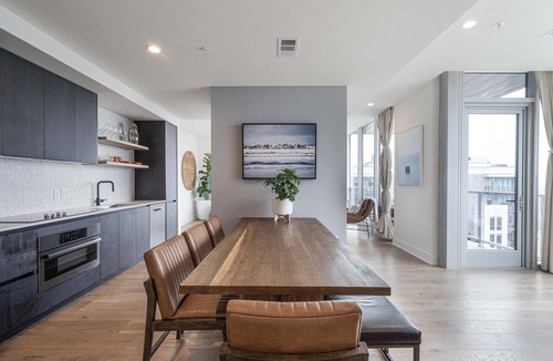 Waller Creek District House | Rainey St, Bachelorette Penthouse, Pool +Views & Walk Everywhere