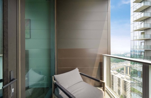 Waller Creek District House | Rainey St, Bachelorette Penthouse, Pool +Views & Walk Everywhere