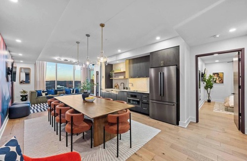 Rainey Street Historic District Condo | Rainey St. Bachelorette Penthouse w/Pool & Views