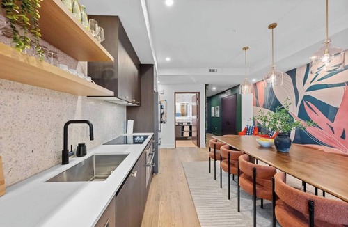 Rainey Street Historic District Condo | Rainey St. Bachelorette Penthouse w/Pool & Views