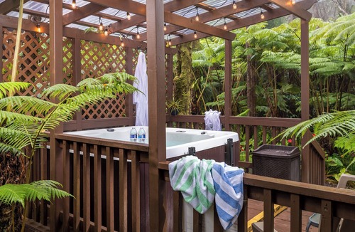 Volcano Bed & Breakfast | Rainforest Retreat in Volcano Village