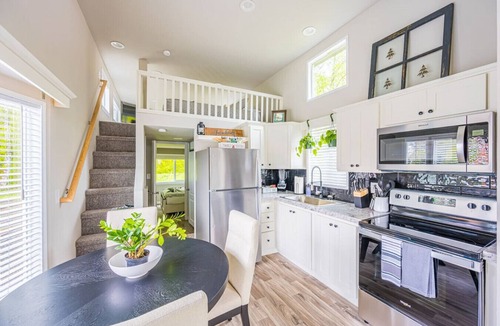 Forks House | Rainforest Tiny Home Retreat: Farmhouse