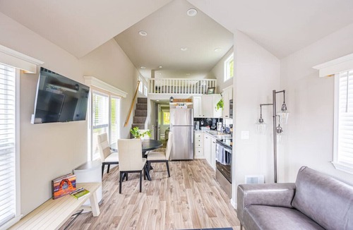 Forks House | Rainforest Tiny Home Retreat: Farmhouse