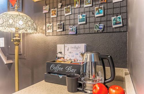 Forks Cabin | Rainforest Tiny Home Retreat #23 Twilight Edition