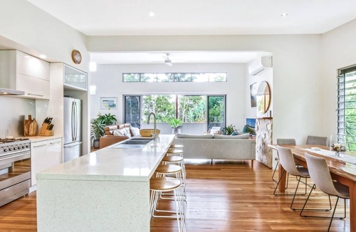 Boomerang Beach House | Rainforest Tranquility