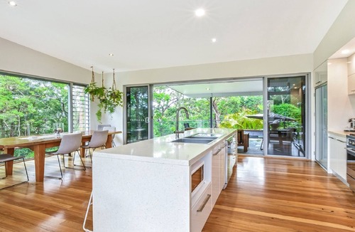 Boomerang Beach House | Rainforest Tranquility