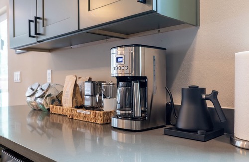 Paradise Estates Cabin | Rainier Spa Cabin 7 Minutes to Park