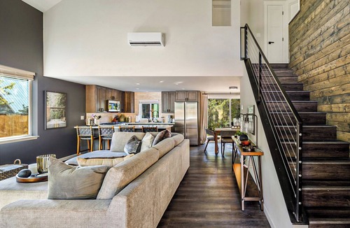 Paradise Estates Cabin | Rainier Winter Base Camp: Modern Cabin, Hot Tub, Fire Pit