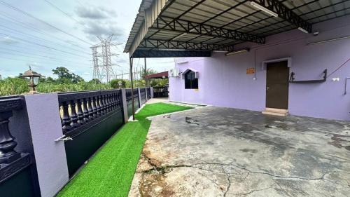 Asam Kumbang House | Raintown House