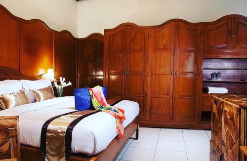 Yogyakarta House | Raintree Boutique Villa & Gallery