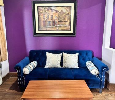 Willow Meadows/Willowbend Area Hotel | Raintree Inn and Suites