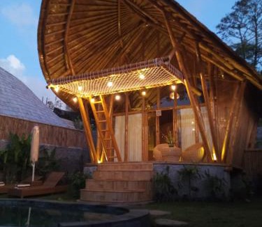 Selat Villa | Raka Rai Bamboo Villa - Private Pool with Mount Agung View