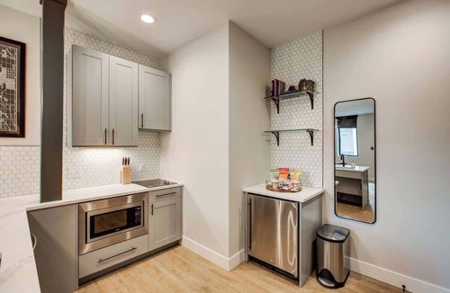 Berkeley Apartment | RALEIGH - Modern ADA-Accessible Studio