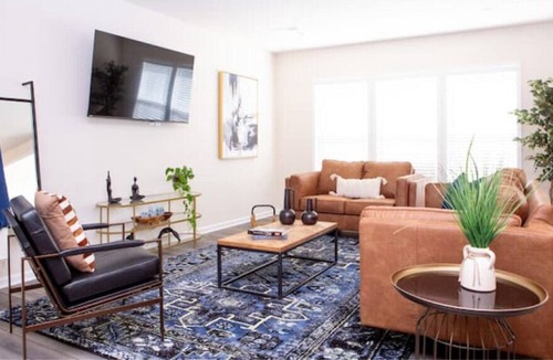 Fuquay-Varina House | Raleigh Retreat in Peaceful Area