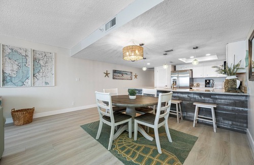 North Redington Beach Condo | 🌟Ram Sea 1-302/Beachfront with pool & Hot tub!