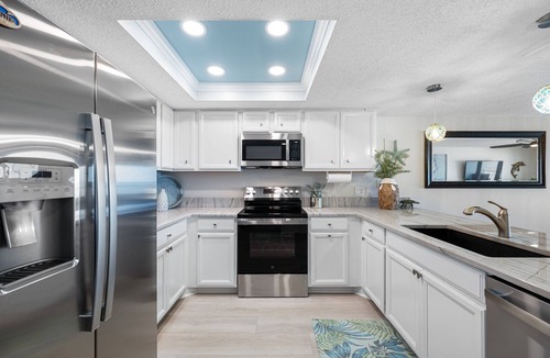 North Redington Beach Condo | 🌟Ram Sea 1-302/Beachfront with pool & Hot tub!