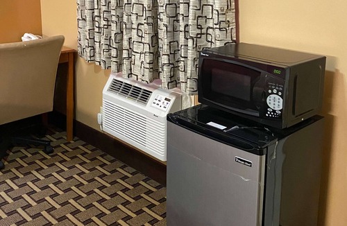 Fruitvale Hotel | Rama Inn Bells