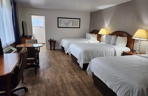 Downtown Hotel | Ramada Bayside Inn & Suites Eureka