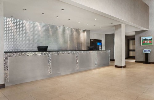 Belleville Hotel | Ramada by Wyndham Belleville Harbourview Conference Center