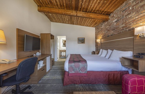 Gananoque Hotel | Ramada by Wyndham 1000 Islands/Gananoque