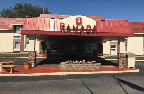 Albert Lea Hotel | Ramada by Wyndham Albert Lea