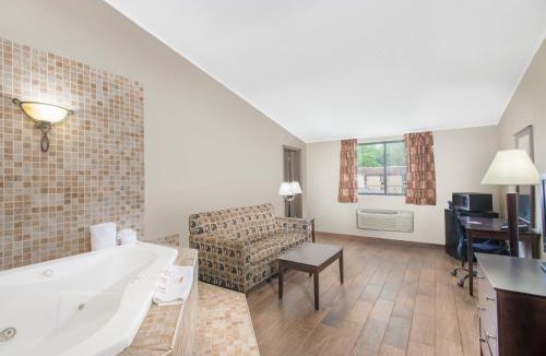 Fullerton Hotel | Ramada by Wyndham Allentown Bethlehem