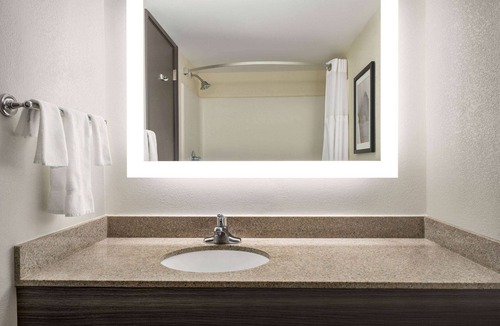 Fullerton Hotel | Ramada by Wyndham Allentown/Bethlehem