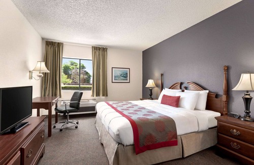 Pacific Hotel | Ramada by Wyndham Arcata