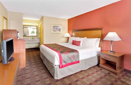 Catonsville Hotel | Ramada by Wyndham Baltimore West