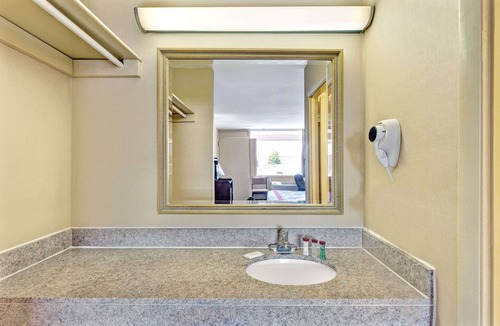 Catonsville Hotel | Ramada by Wyndham Baltimore West