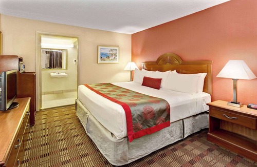 Catonsville Hotel | Ramada by Wyndham Baltimore West