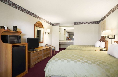 Batesville Hotel | Ramada by Wyndham Batesville