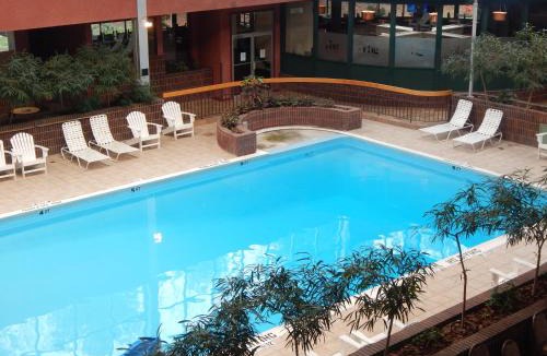 Racine Hotel | Ramada by Wyndham Beaver Falls
