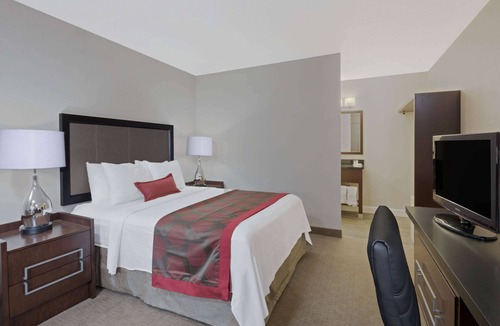 Neponset - Port Norfolk Hotel | Ramada by Wyndham Boston